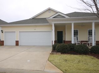 319 Pebble Beach Dr, Perry, GA 31069