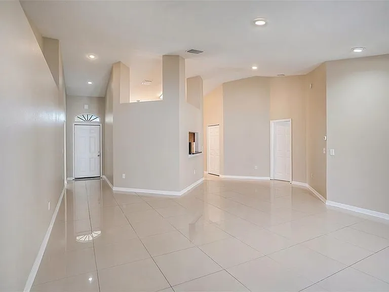12712 Longcrest Dr — Photo 6
