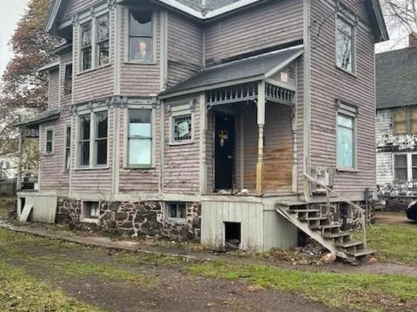 417 Tamarack St, Laurium, MI 49913