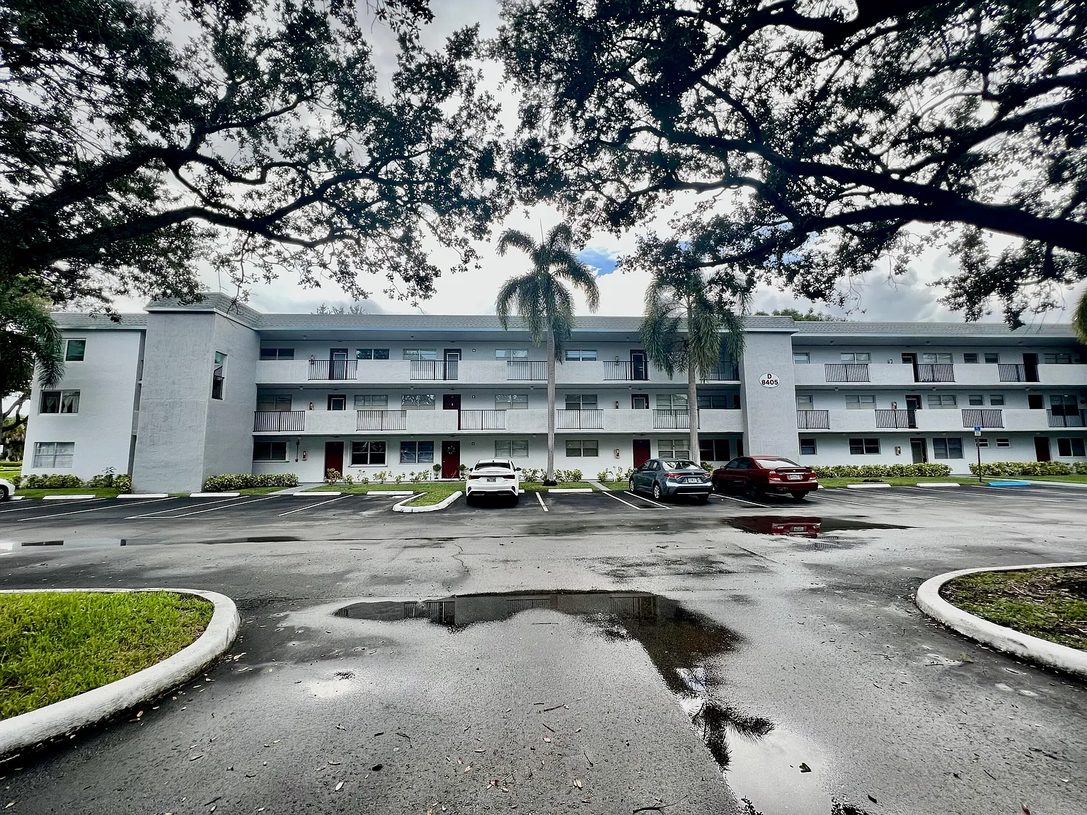 2 bed, 2.0 bath, 1040 sqft, $1,700 — Photo 1