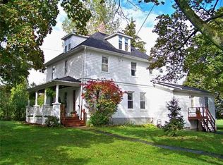 220 Castle Rd, Rochester, NY 14623