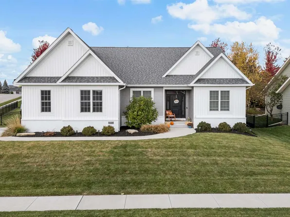 5108 S Richmond Cir, Bettendorf, IA 52722