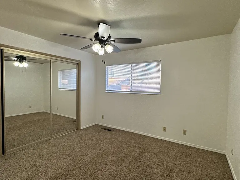 3504 W Cutler Ave — Photo 17