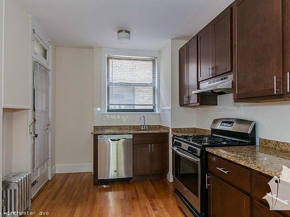 4th image of 4602 N Winchester Ave #224
