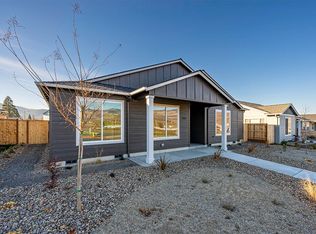 165 Suncrest Rd, Talent, OR 97540