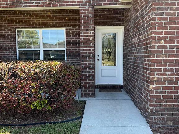 2nd image of 1587 LOCKEND Road