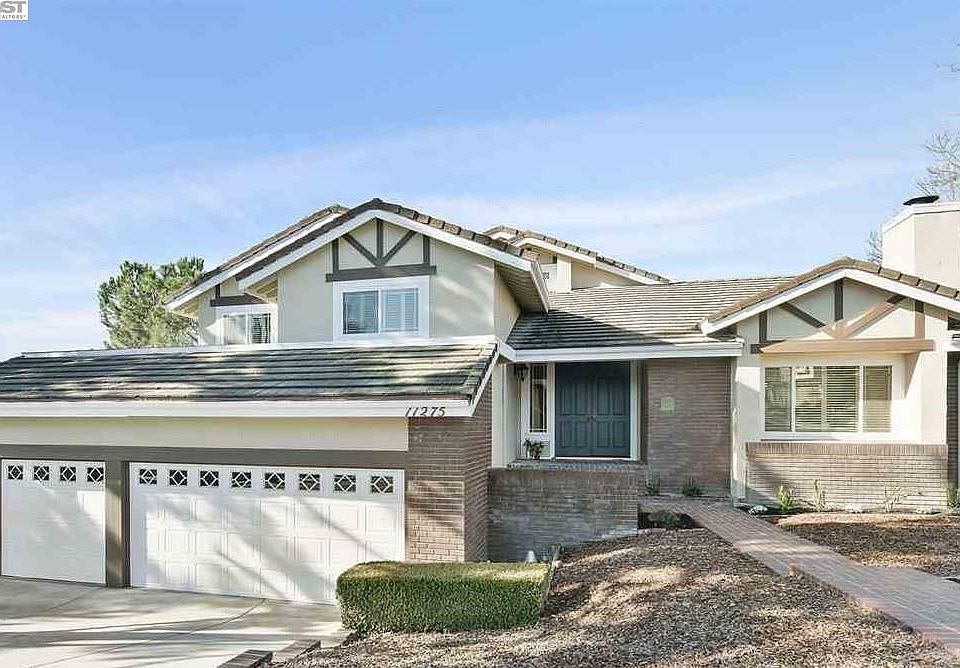 2nd image of 11275 Rolling Hills Dr