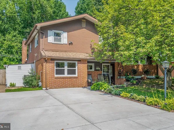 2105 Westminster Dr, Wilmington, DE 19810