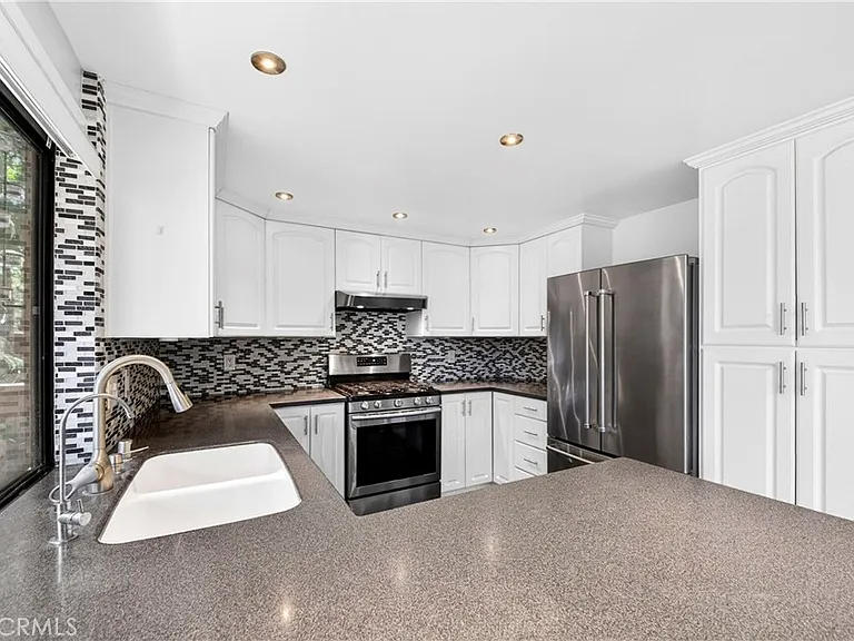 9 Madrona — Photo 12