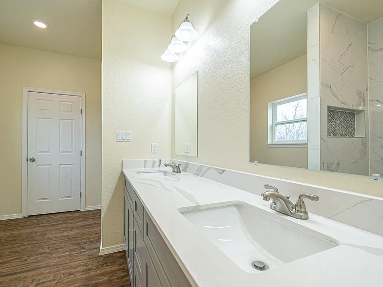 208 Bargas St — Photo 10