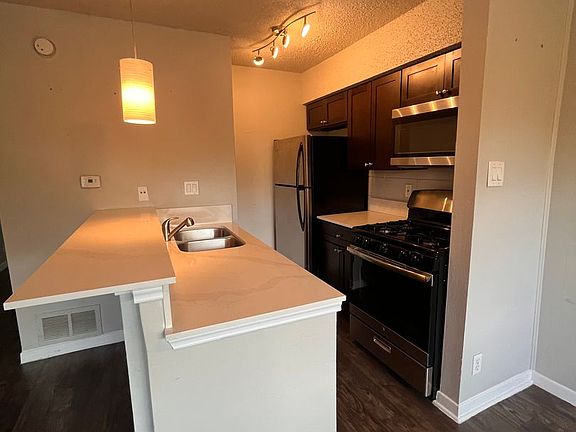 4th image of 1202 Newning Ave APT 305