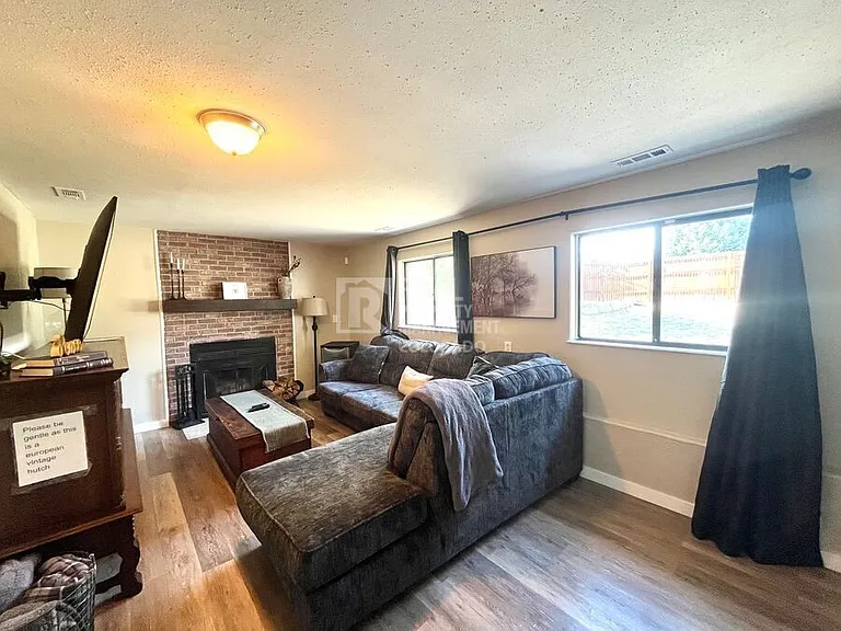 5180 Victory Rd — Photo 7