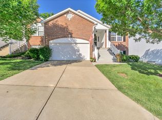20 Hill Ridge Ct, Saint Charles, MO 63303