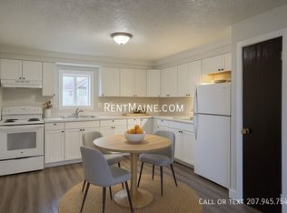 22 Hillside Ln APT 2, Lewiston, ME 04240