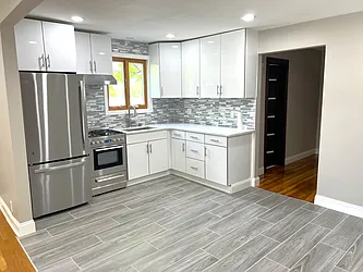 10-01 154th Street, #1L