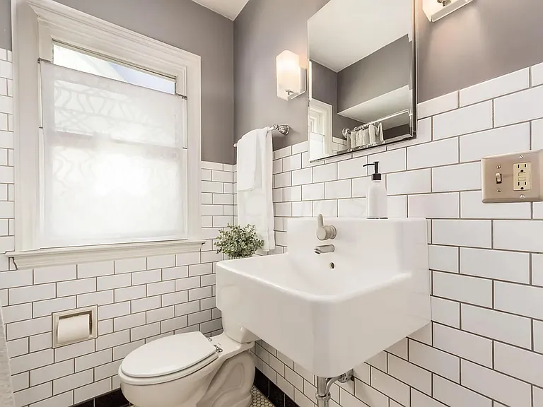 53 E Jeffrey Pl — Photo 7