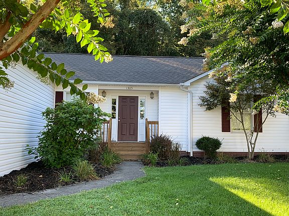 2nd image of 1305 Kennesaw Dr