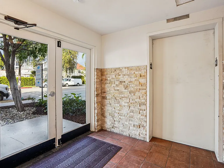 Camarillo Sunshine Apartments — Photo 4