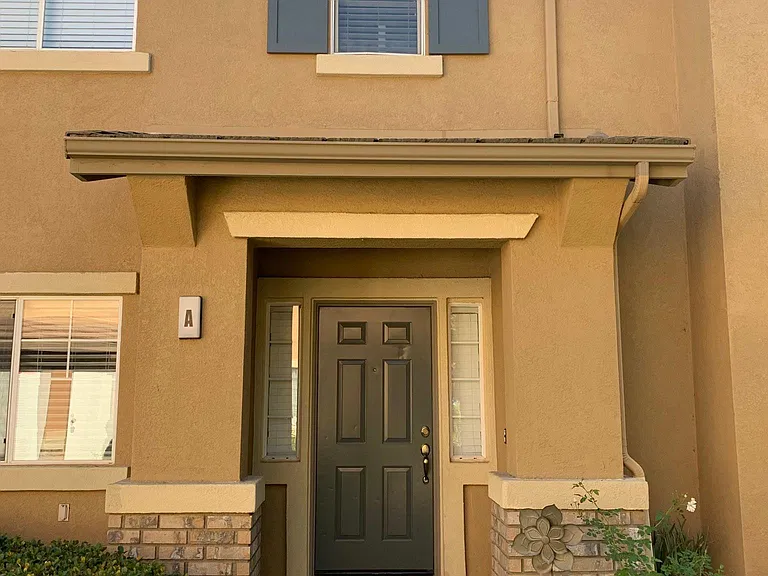 Ashton Cir — Photo 20