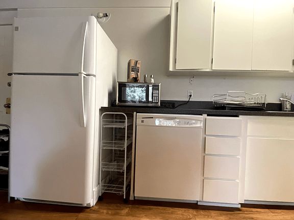 4th image of 960 NE C St