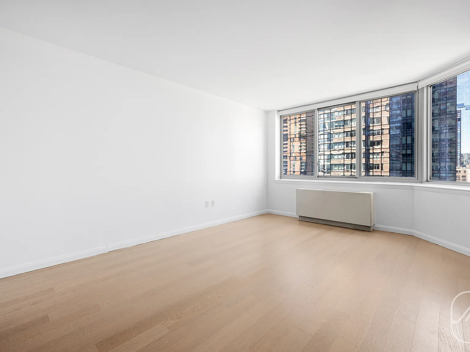 561 10th Avenue — Photo 3