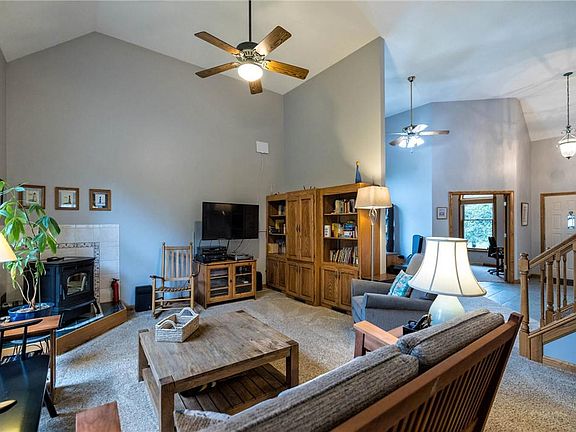 2nd image of 4076 Mountain Laurel Dr
