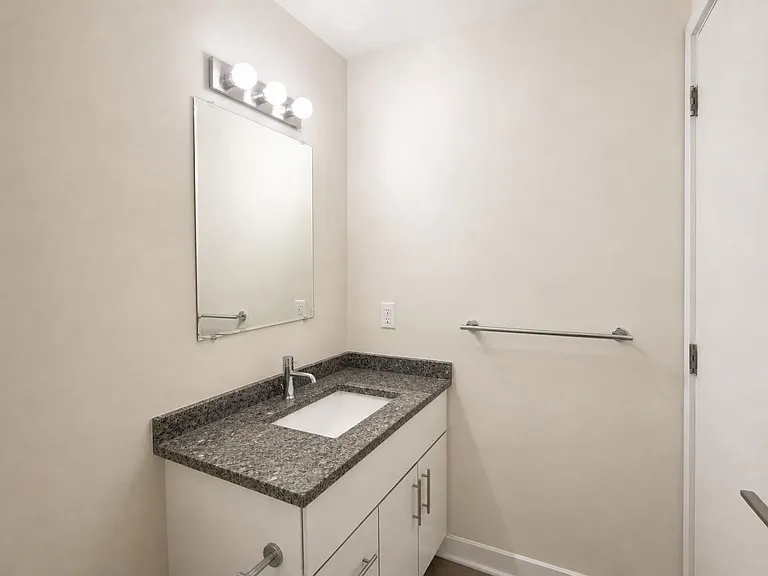 2617 W Girard Ave — Photo 10