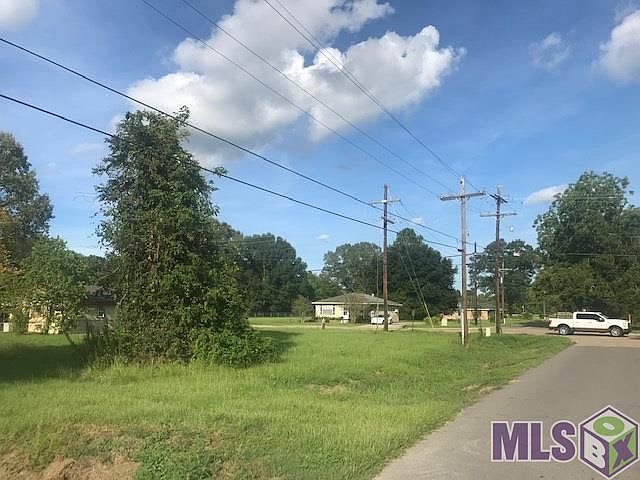 2nd image of Rollins Rd