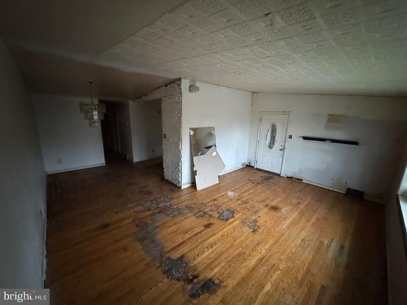 5th image of 1958 Goodnaw St