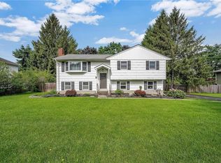 4 Southern Ln, Warwick, NY 10990