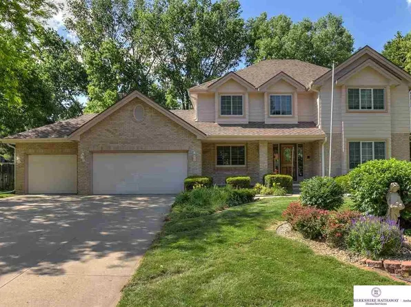 16116 Ontario Cir, Omaha, NE 68130