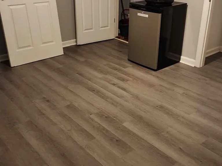 2218 Halsey St — Photo 2