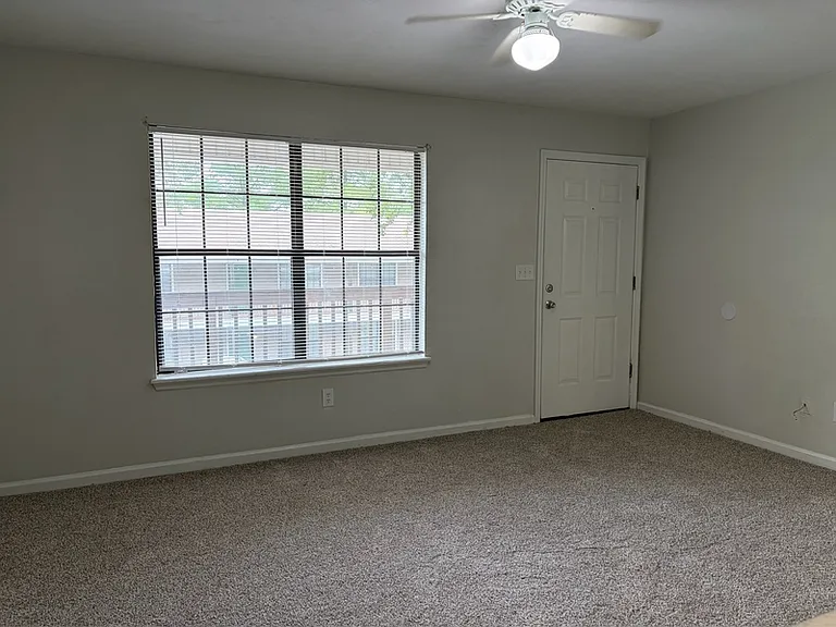 2348 Horne Ave #5 — Photo 8