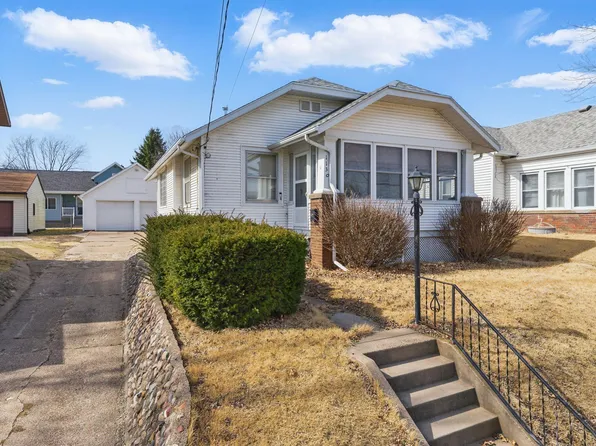 1130 Logan St, Muscatine, IA 52761