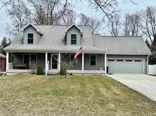 38524 Pineridge St, Harrison Township, MI 48045