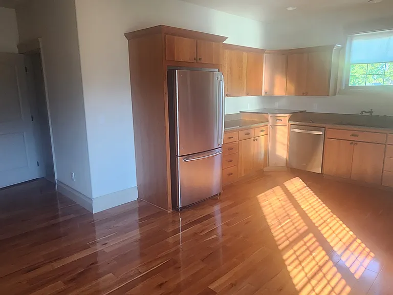 327 E Birch St — Photo 13