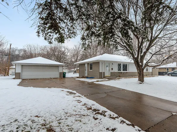 6925 Idaho Ave N, Brooklyn Park, MN 55428