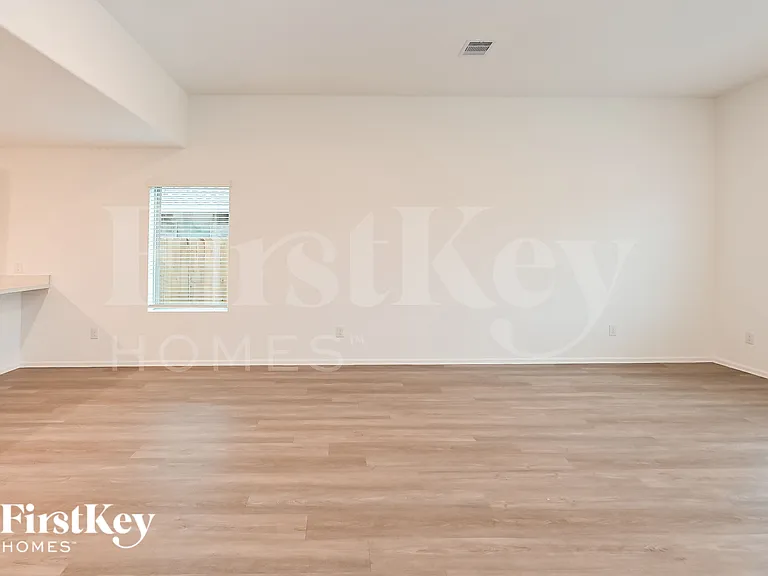 501 Maple Bend Ln — Photo 5