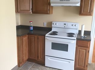 51 Fenwood Ave FLOOR 3, Pawtucket, RI 02860