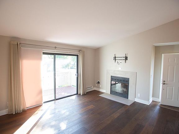 4th image of 202 Shoreline Ct