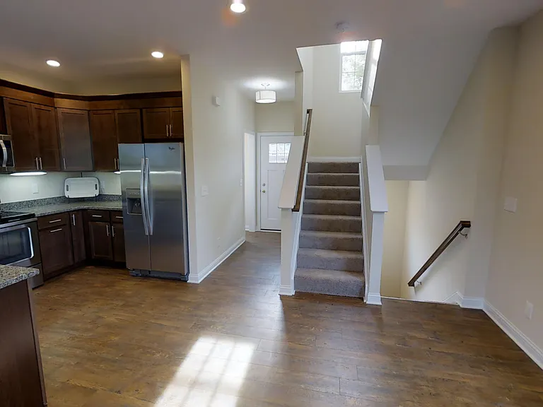 1323 Sleepy Hollow Rd #4 — Photo 5