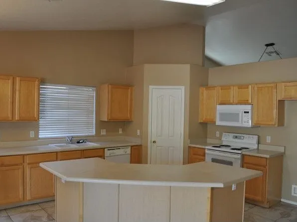 521 S Esmeralda, Mesa, AZ 85208