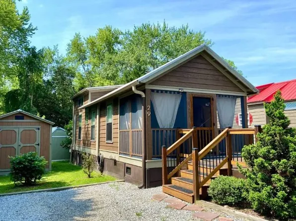 29 Vista Pond Ln, Flat Rock, NC 28731