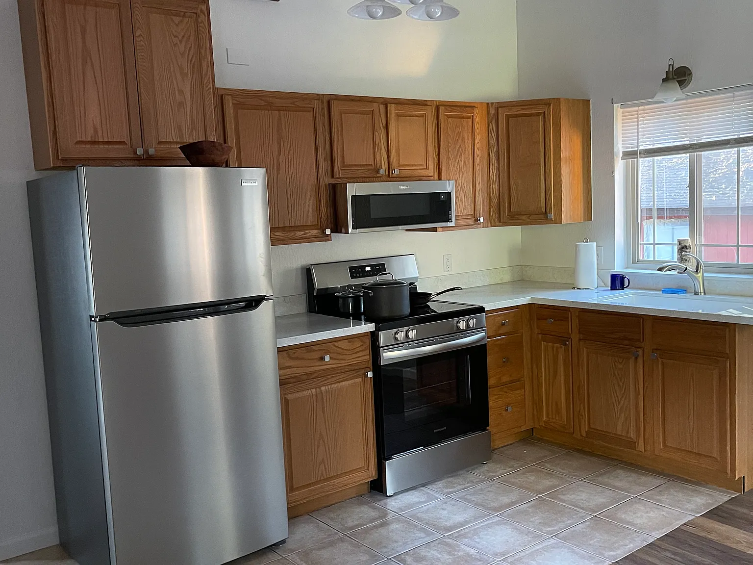 1 bed, 870 sqft, $2,400 — Photo 4