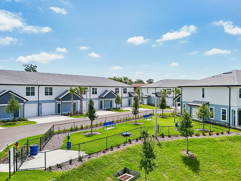 Lake Tavares Apartments — Photo 68