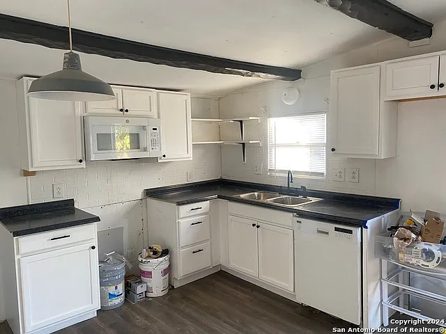 1311 W Hein Rd #4 — Photo 2