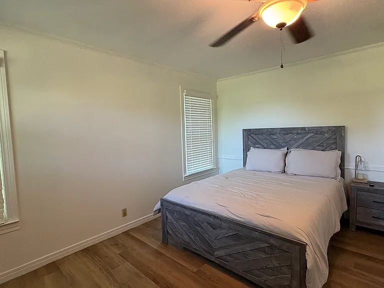 422 Ashley Ave — Photo 6