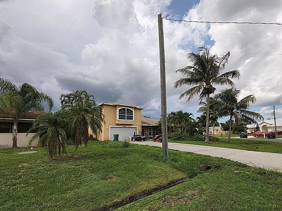 3rd image of 1585 SE Sinbad Ave