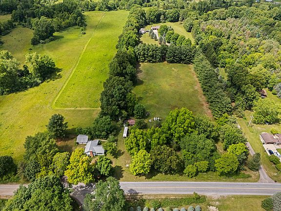 3rd image of 18250 Bush Rd