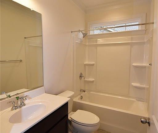 5th image of 321 Saint Elizabeth Dr #129
